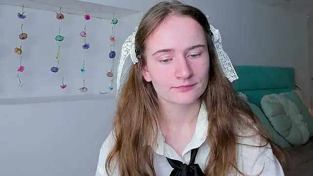 Snapshot of L1ittle_kitty_ chatting on November 16, 2025, 6:40 am L1ittle kitty online show from November 16, 2025, 6:40 am