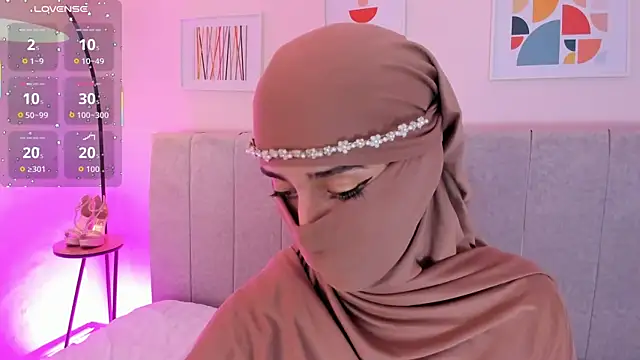 Snapshot of rawiya chatting on November 6, 2025, 1:04 pm rawiya online show from November 6, 2025, 1:04 pm