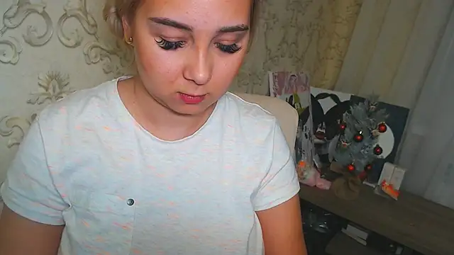 DolphinDreams online show from January 8, 2026, 1:39 pm