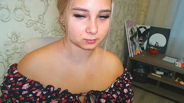 Snapshot of DolphinDreams chatting on November 30, 2025, 10:49 am DolphinDreams online show from November 30, 2025, 10:49 am