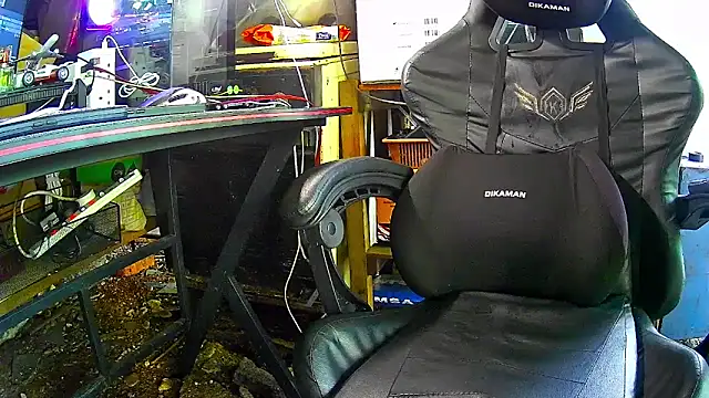 Snapshot of funmix00 chatting on January 8, 2025, 7:45 am funmix00 online show from January 8, 2025, 7:45 am