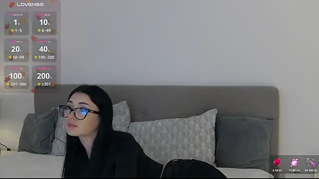 Snapshot of AllisonSky chatting on November 3, 2025, 1:37 pm AllisonSky online show from November 3, 2025, 1:37 pm