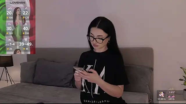 Snapshot of AllisonSky chatting on November 6, 2025, 12:20 pm AllisonSky online show from November 6, 2025, 12:20 pm