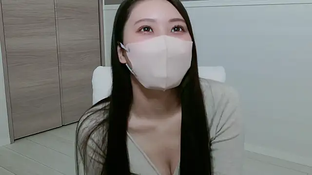 Snapshot of yuki_room chatting on January 10, 2026, 1:17 pm yuki room online show from January 10, 2026, 1:17 pm