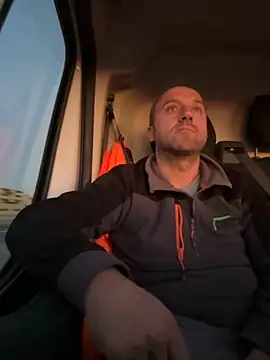 Snapshot of Lecatore80 chatting on November 27, 2025, 4:07 pm Lecatore80 online show from November 27, 2025, 4:07 pm