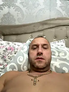 Snapshot of Lecatore80 chatting on November 7, 2025, 5:28 pm Lecatore80 online show from November 7, 2025, 5:28 pm