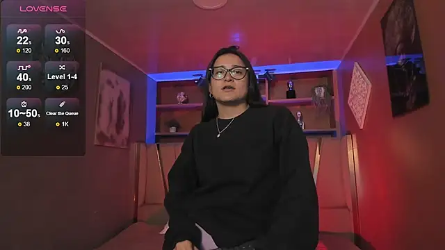 Snapshot of Lucy_Williiams chatting on October 13, 2025, 11:23 am Lucy Williiams online show from October 13, 2025, 11:23 am