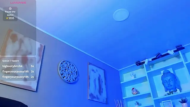 Snapshot of Lucy_Williiams chatting on March 5, 2025, 11:27 pm Lucy Williiams online show from March 5, 2025, 11:27 pm