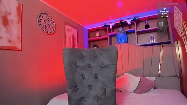 Snapshot of Lucy_Williiams chatting on October 31, 2025, 3:19 pm Lucy Williiams online show from October 31, 2025, 3:19 pm