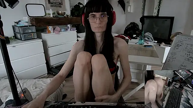 CeriseLapine online show from January 18, 2026, 10:07 am