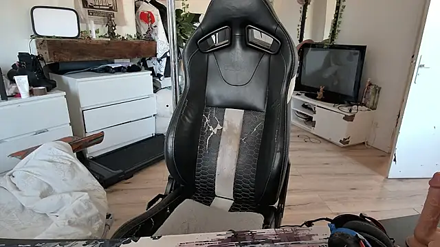 CeriseLapine online show from October 28, 2025, 11:31 am