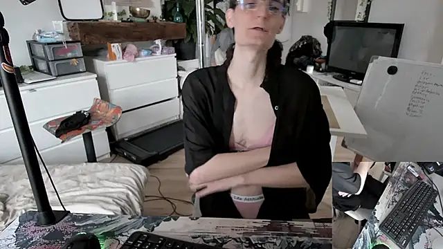 CeriseLapine online show from January 17, 2026, 9:57 am