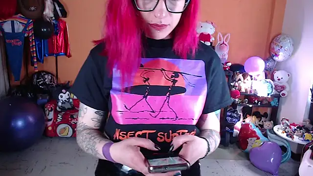 Snapshot of MissMiia2 chatting on October 1, 2025, 2:10 pm MissMiia2 online show from October 1, 2025, 2:10 pm