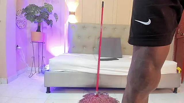 Snapshot of Iker_bigdick chatting on February 25, 2025, 7:27 pm Iker bigdick online show from February 25, 2025, 7:27 pm