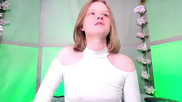 LilianSwall online show from January 12, 2025, 5:22 pm