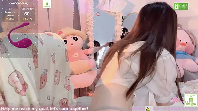 Snapshot of Carly_1 chatting on December 15, 2025, 12:00 pm Carly 1 online show from December 15, 2025, 12:00 pm