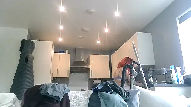 Snapshot of DynamicDuo_oxo chatting on February 12, 2025, 11:40 am DynamicDuo oxo online show from February 12, 2025, 11:40 am