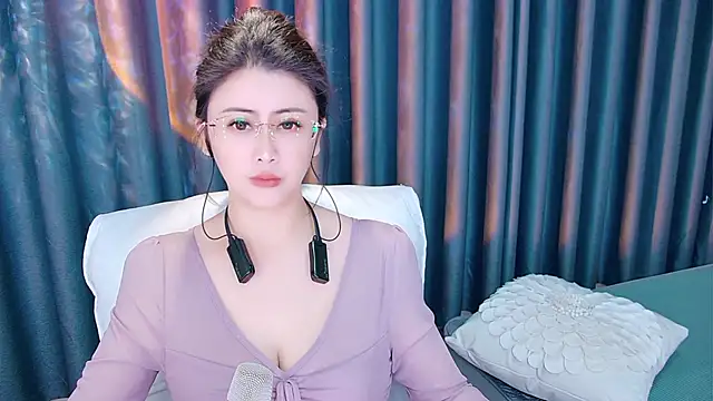 Daisy7 11 online show from October 29, 2025, 10:36 am