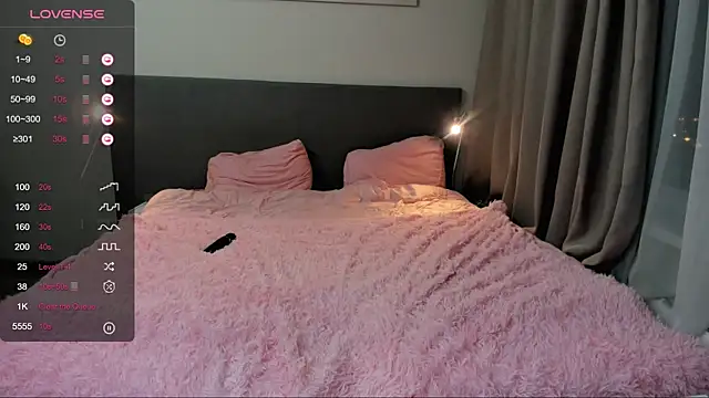 jesssicamooon online show from November 21, 2025, 8:30 pm