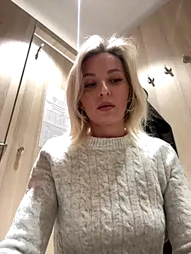 Diamond Bunny  online show from December 5, 2025, 1:21 pm