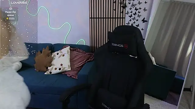 Snapshot of Mel_Nelson chatting on December 5, 2025, 7:51 am Mel Nelson online show from December 5, 2025, 7:51 am