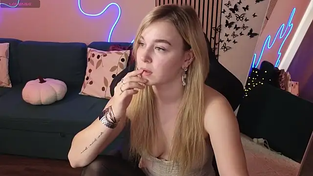 Snapshot of Mel_Nelson chatting on October 31, 2025, 6:43 am Mel Nelson online show from October 31, 2025, 6:43 am