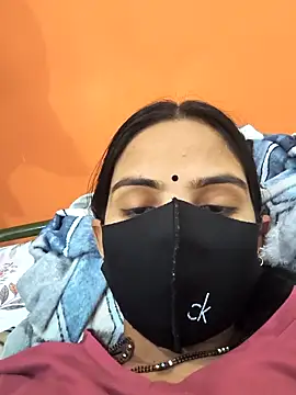 cute simmy0 online show from April 10, 2026, 3:41 pm