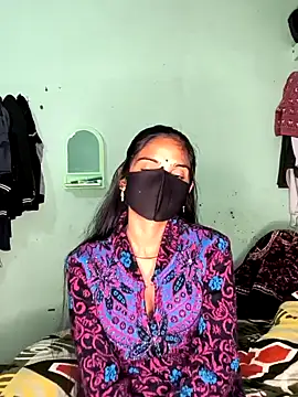 cute simmy0 online show from January 3, 2025, 5:42 pm