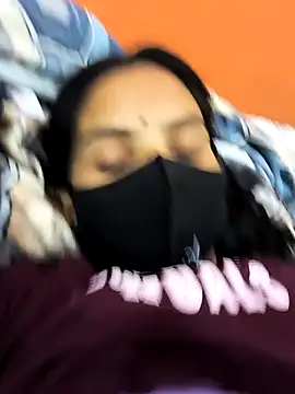 cute simmy0 online show from April 11, 2026, 2:43 pm