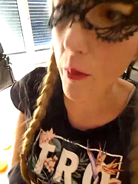 Snapshot of Hexe12346 chatting on November 15, 2025, 12:31 pm Hexe12346 online show from November 15, 2025, 12:31 pm