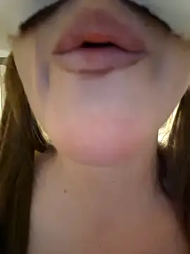 Hexe12346 online show from April 17, 2026, 6:00 pm