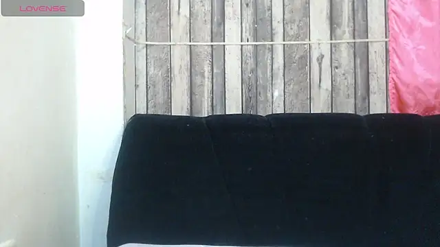 Snapshot of rosa_pretty chatting on November 29, 2025, 7:30 am rosa pretty online show from November 29, 2025, 7:30 am