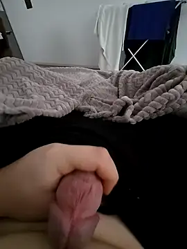 henrylawren6 online show from December 15, 2024, 6:18 am