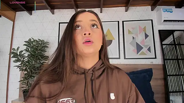 Snapshot of MiaKay1 chatting on December 5, 2025, 3:38 am MiaKay1 online show from December 5, 2025, 3:38 am