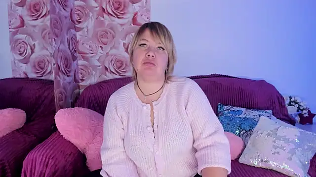 Snapshot of CurlyDreams chatting on February 22, 2026, 6:27 am CurlyDreams online show from February 22, 2026, 6:27 am