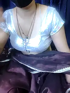 Snapshot of kaveerpooja947 chatting on October 25, 2025, 4:51 pm kaveerpooja947 online show from October 25, 2025, 4:51 pm