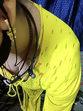 Snapshot of kaveerpooja947 chatting on December 3, 2025, 4:17 pm kaveerpooja947 online show from December 3, 2025, 4:17 pm