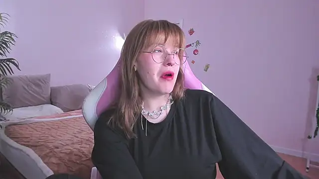 Snapshot of Colleen_Blake chatting on January 13, 2026, 4:44 pm Colleen Blake online show from January 13, 2026, 4:44 pm