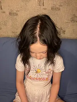 lalallalalaa- online show from November 7, 2025, 3:16 pm