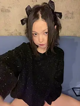 lalallalalaa- online show from October 29, 2025, 3:22 pm