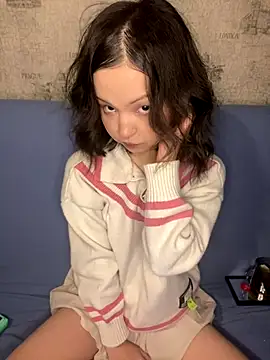 lalallalalaa- online show from November 18, 2025, 1:03 pm