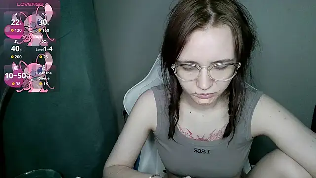 Snapshot of crashtest_13 chatting on November 1, 2025, 12:21 pm crashtest 13 online show from November 1, 2025, 12:21 pm
