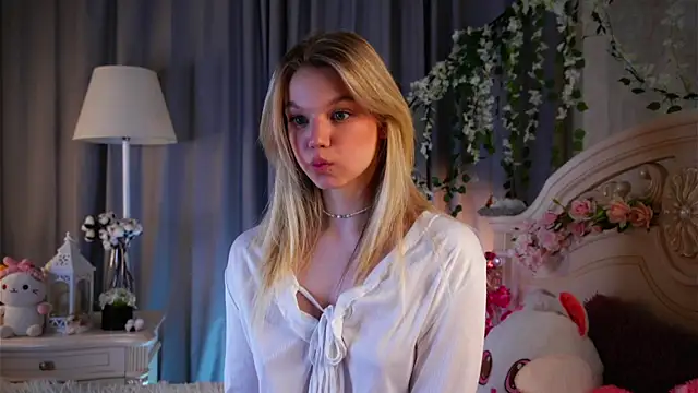 Snapshot of EdlinAlliston chatting on December 20, 2025, 3:04 pm EdlinAlliston online show from December 20, 2025, 3:04 pm