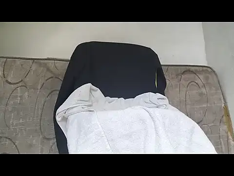 eomaisnovo0 online show from October 5, 2025, 2:08 pm