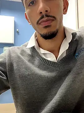 pteno1 online show from December 3, 2024, 9:28 pm