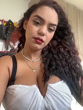 Snapshot of Sara-77 chatting on April 16, 2026, 12:50 pm Sara-77 online show from April 16, 2026, 12:50 pm