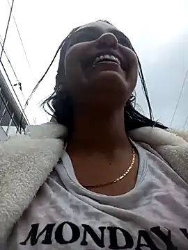 Snapshot of Sara-77 chatting on March 19, 2025, 9:05 pm Sara-77 online show from March 19, 2025, 9:05 pm