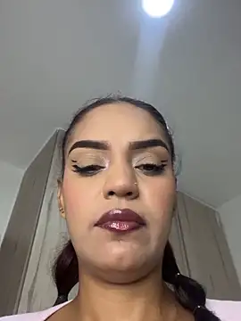Snapshot of Sara-77 chatting on April 1, 2026, 9:54 am Sara-77 online show from April 1, 2026, 9:54 am