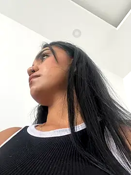 Snapshot of Sara-77 chatting on October 29, 2025, 4:28 pm Sara-77 online show from October 29, 2025, 4:28 pm