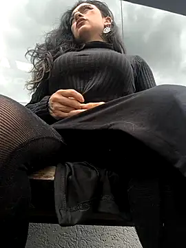 Lila Desiree online show from February 15, 2026, 4:39 pm